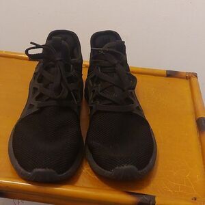 New Sneakers Ultra Lightweight Men Shoes